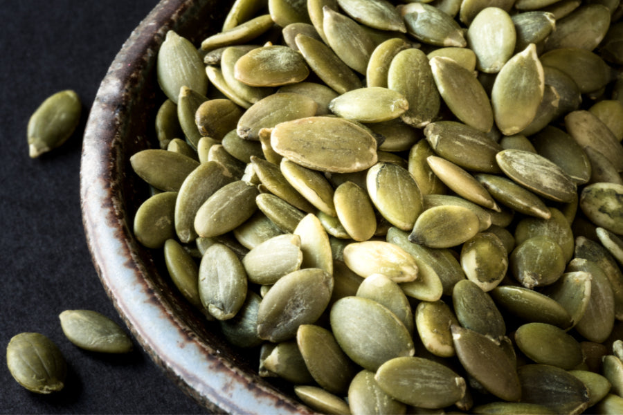 Verse gepelde pitten voor ontbijt en salades